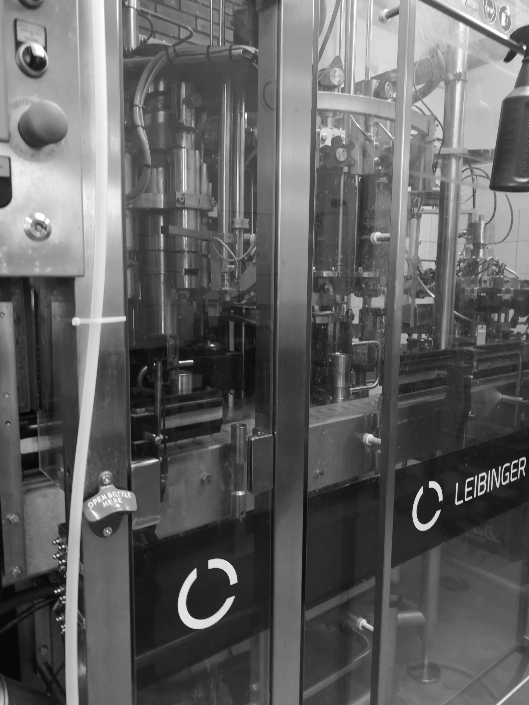 flow wrapper film seal mechanism