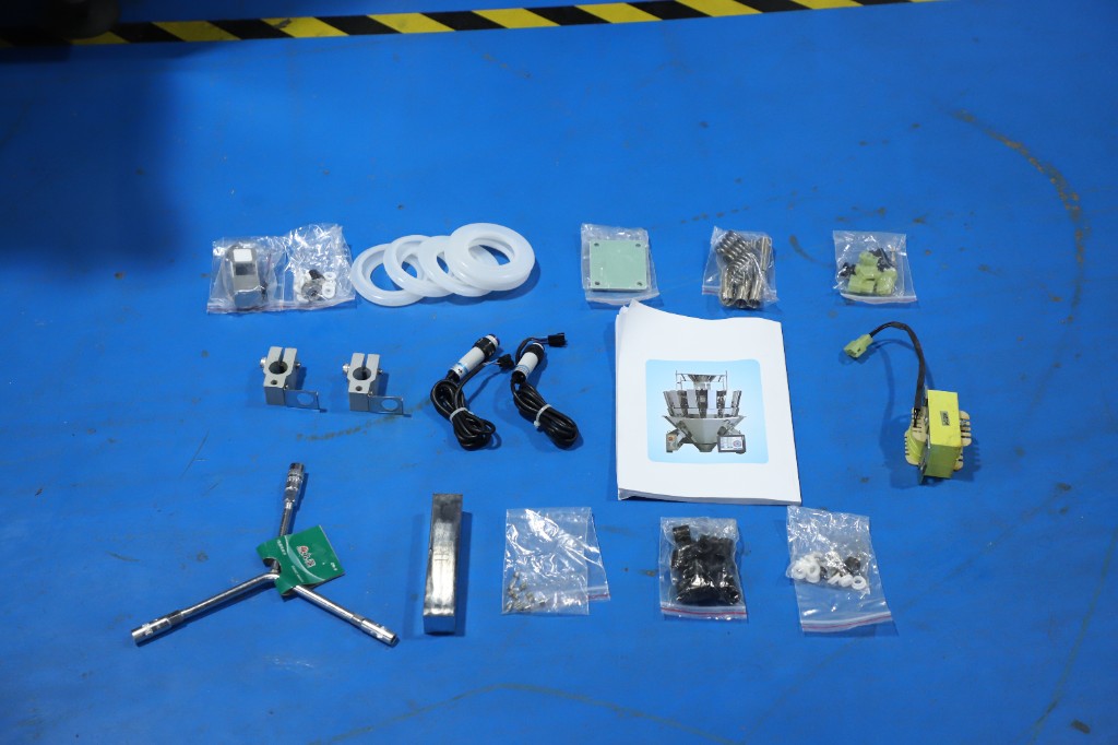 Spare parts, seals, sensors and tools prepared with the machine documentation